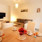 Ferienwohnung Zinnowitz 아파트 *